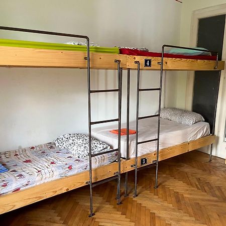 Milingona City Center Hostel Tirana Zewnętrze zdjęcie